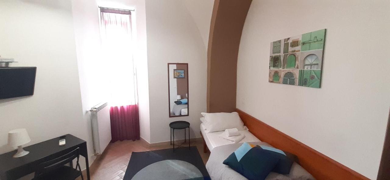 Le Scalette - Affittacamere Terracina Exterior foto