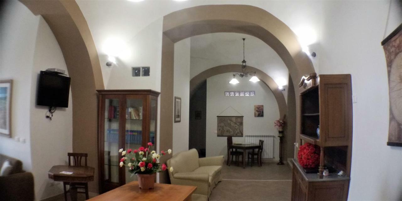 Le Scalette - Affittacamere Terracina Exterior foto