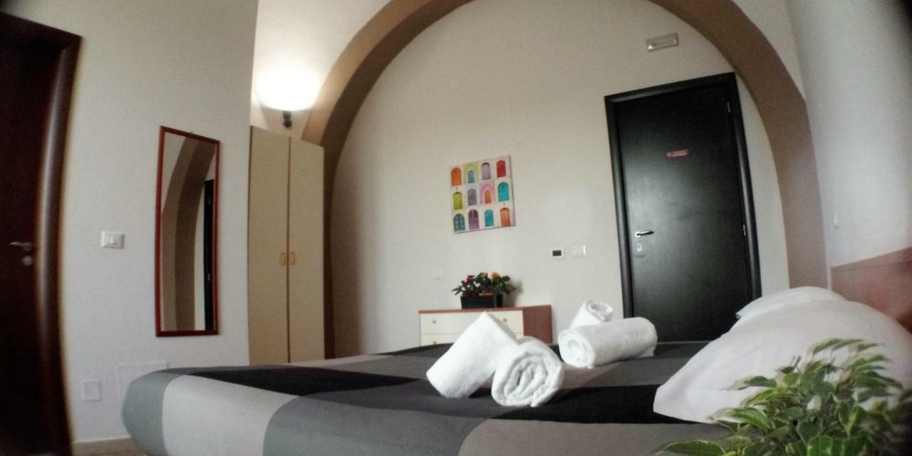 Le Scalette - Affittacamere Terracina Exterior foto